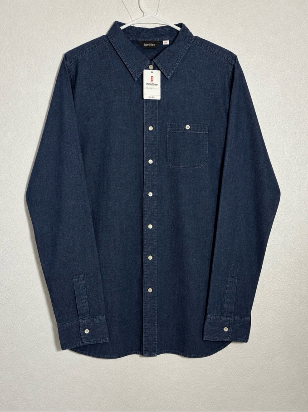 New Identitee long sleeve button down shirt is size XL